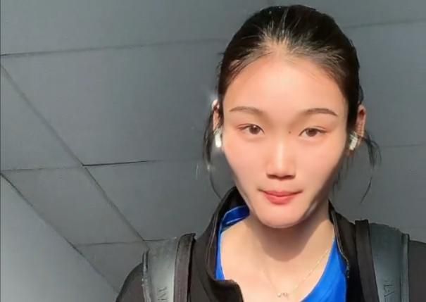 女朋友的姐姐是草居女